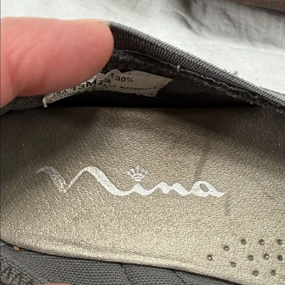 Nina Shoes Girls 13M Metallic Gray Mary Jane Flats Embroidered Star Adjustable